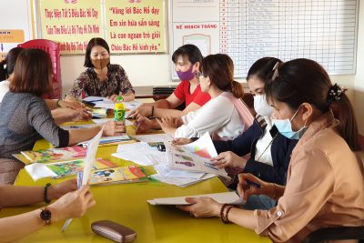 Hội Đồng lựa chọn sách giáo khoa Trường Tiểu học Cao Thắng đã tiến hành lựa chọn bộ sách giáo khoa phù hợp